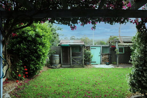 Alloway - Accommodation Cooktown 0