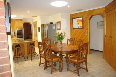 Getawaytoaljon - Accommodation Cooktown 1