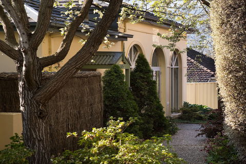 Courthouse Orchid Villa 6 - Accommodation Cooktown 0