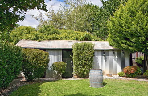 The Orange Fox - Accommodation Cooktown 3