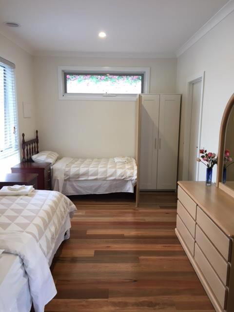 Unit2B - Accommodation Cooktown 2