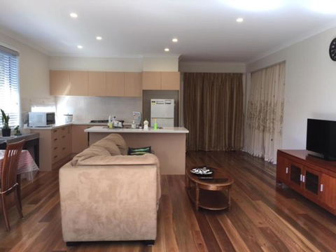 Unit2B - Accommodation Cooktown 6
