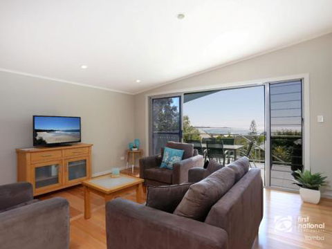 Angourie Blue 1 Great Ocean Views Surfing Beaches - Accommodation Cooktown 3