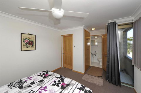 Gorgeous Harbourside! - Accommodation Cooktown 4