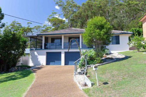 Kallaroo Street 3 Corlette - Accommodation Cooktown 5