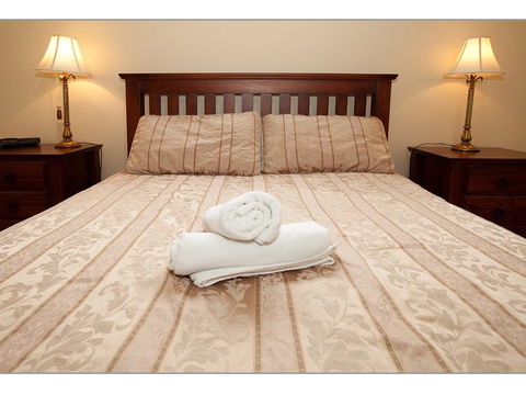 Fairholme Townhouse - Accommodation Cooktown 3