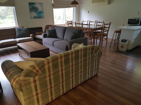 Beauna Vista Rye Holiday Home - Accommodation Cooktown 3