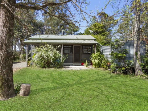 BLUE APPLE LODGE - Accommodation Cooktown 5