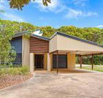 18 Naiad Court Rainbow Shores Modern Beach House Walk to Beach - Accommodation Cooktown