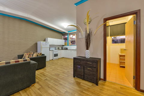 Exmouth Villas Unit 37 Beautifully Appointed Villa Close To Town Centre - Accommodation Cooktown 2