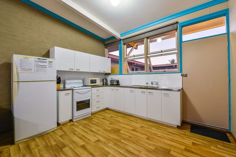 Exmouth Villas Unit 37 Beautifully Appointed Villa Close To Town Centre - Accommodation Cooktown 3