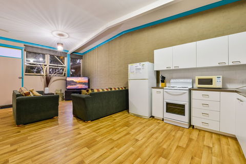 Exmouth Villas Unit 37 Beautifully Appointed Villa Close To Town Centre - Accommodation Cooktown 1