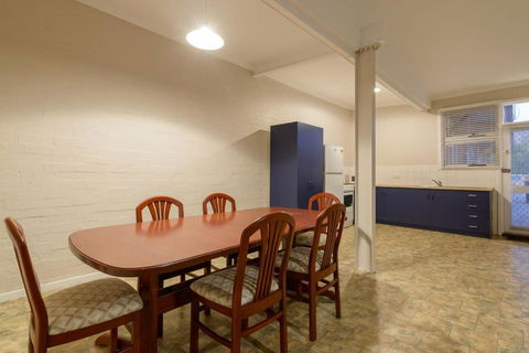 Exmouth Villas Unit 35 2 Bedroom Self Contained Unit At The Heart Of Town - Accommodation Cooktown 3