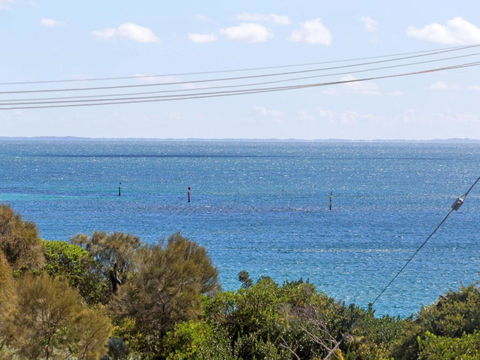 BEACH BELLE MORNINGTON - Accommodation Cooktown 4