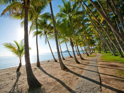 BEACH RETREAT At PALM COVE - Accommodation Cooktown 2