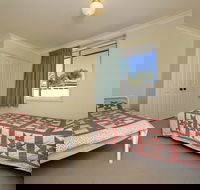 Reef Close 1 / 2 - Accommodation Cooktown