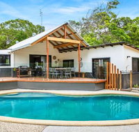11 Naiad Court Rainbow Shores Fantastic Family Retreat Swimming Pool 200m to beach Free Wi Fi - Accommodation Cooktown