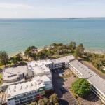 FAMILY ISLAND GETAWAY BEACHFRONT APARTMENT - Accommodation Cooktown 0