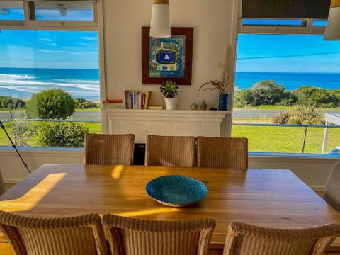 MAVI BEACH HOUSE Beachfront Wifi Views - Accommodation Cooktown 3