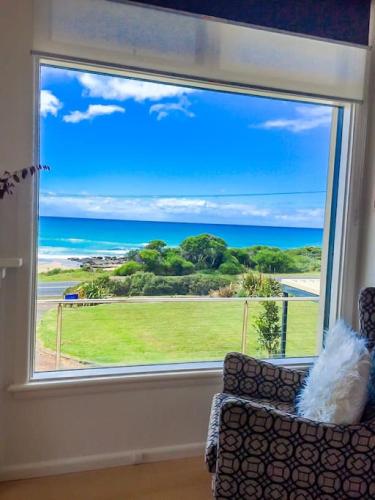 MAVI BEACH HOUSE Beachfront Wifi Views - Accommodation Cooktown 2
