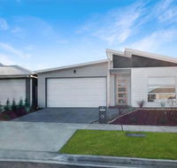 Brand New Home 10 mins to Beach Torquay Geelong Deakin Hospitals - Accommodation Cooktown