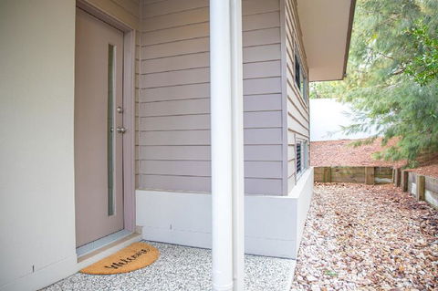 Luxury Home NoosavilleWIFINetflixLocationShops - Accommodation Cooktown 4