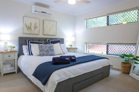 Luxury Home NoosavilleWIFINetflixLocationShops - Accommodation Cooktown 5