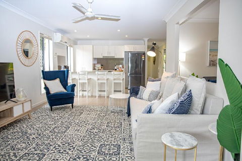 Luxury Home NoosavilleWIFINetflixLocationShops - Accommodation Cooktown 1