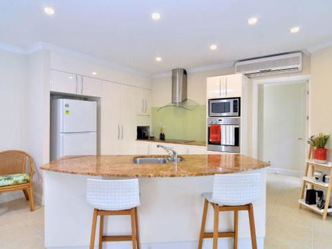 Walk To The Ocean In Five Minutes - Accommodation Cooktown 3