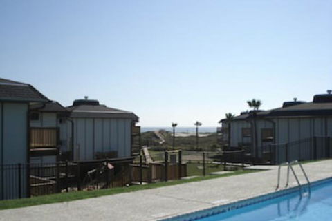 The Pier Coogee - Accommodation Cooktown 0