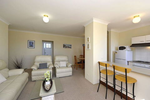 Bay Village Unit 10 Shoal Bay - Accommodation Cooktown 5