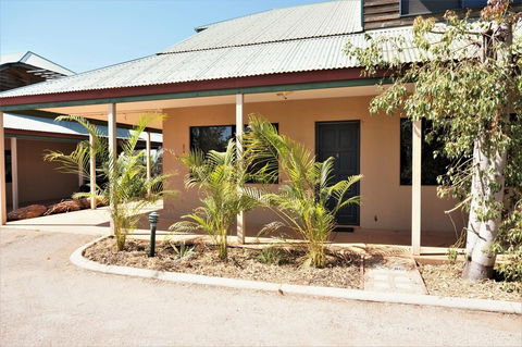 Ningaloo Breeze Villa 4 - Accommodation Cooktown 2