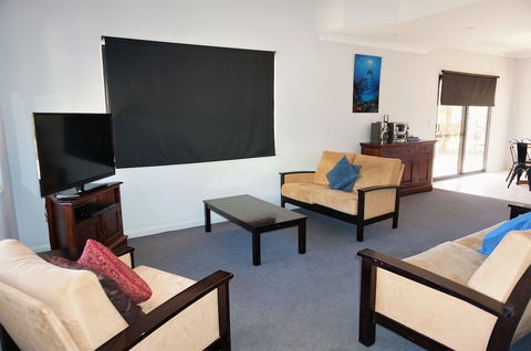 Ningaloo Breeze Villa 4 - Accommodation Cooktown 5