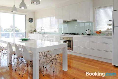 Allure - Accommodation Cooktown 7