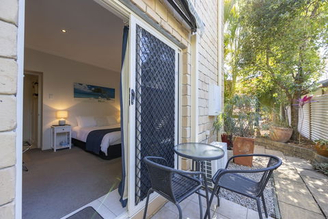 Beach House Bed & Breakfast - Accommodation Cooktown 5