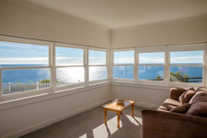 Low Head TAS Accommodation Cooktown