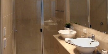 Casavino Luxury Villas - Accommodation Cooktown 5