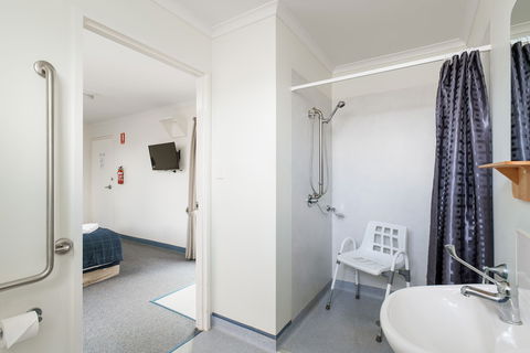 Tin Can Bay's Sleepy Lagoon Motel - Accommodation Cooktown 2