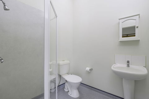 Tin Can Bay's Sleepy Lagoon Motel - Accommodation Cooktown 5