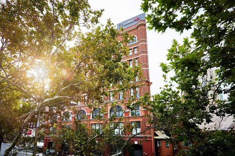 Wake Up! Sydney - Accommodation Cooktown 2