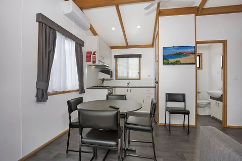 Warrnambool Holiday Village - Accommodation Cooktown 6