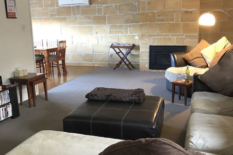 Warrnambool Cbd Townhouses - Accommodation Cooktown 6