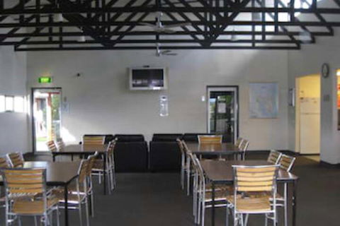 Swansea Backpackers - Accommodation Cooktown 4