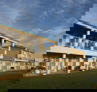 Lakeview Motel  Apartments - Accommodation Cooktown