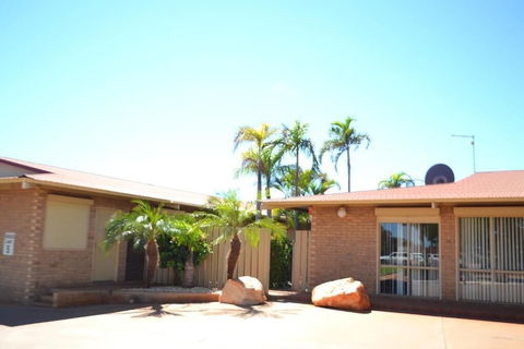 The Lodge Motel - Accommodation Cooktown 0