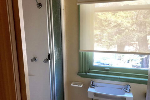 Victoria & Albert Guesthouse - Accommodation Cooktown 5