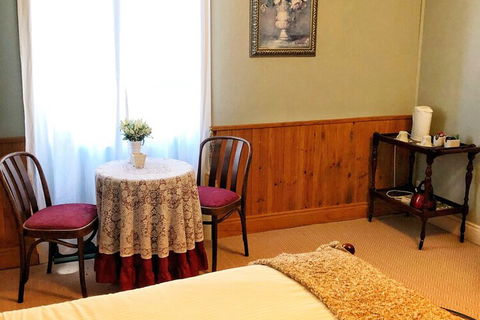 Victoria & Albert Guesthouse - Accommodation Cooktown 7