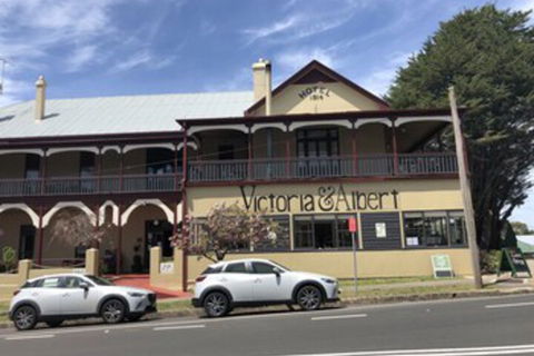 Victoria & Albert Guesthouse - Accommodation Cooktown 0
