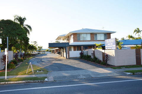 Rover Holiday Units - Accommodation Cooktown 0
