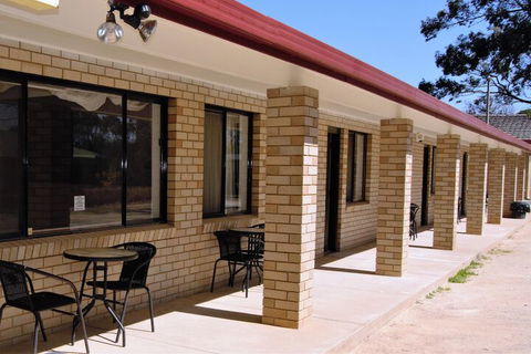 Civic Motor Inn - Accommodation Cooktown 5
